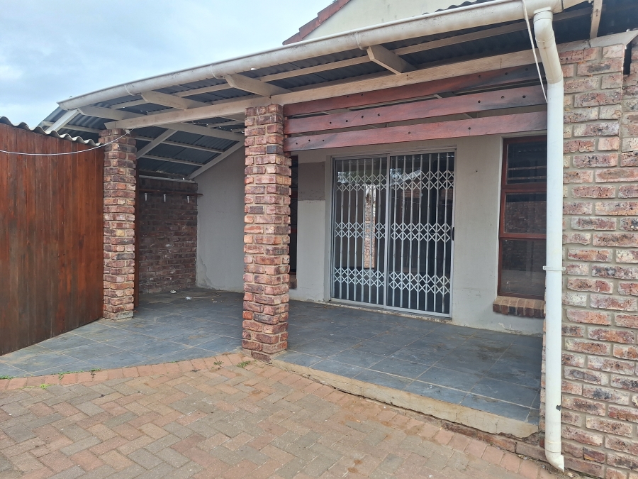 3 Bedroom Property for Sale in Strelitzia Park Eastern Cape